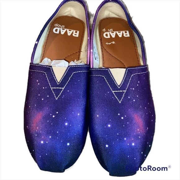 NWOT Raad Shop Unisex Purple Galaxy Space Canvas Slip On Shoes 7 - Picture 1 of 3